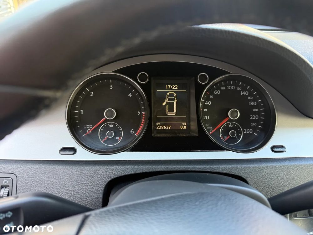 Volkswagen Passat 2.0 TDI Comfortline - 21