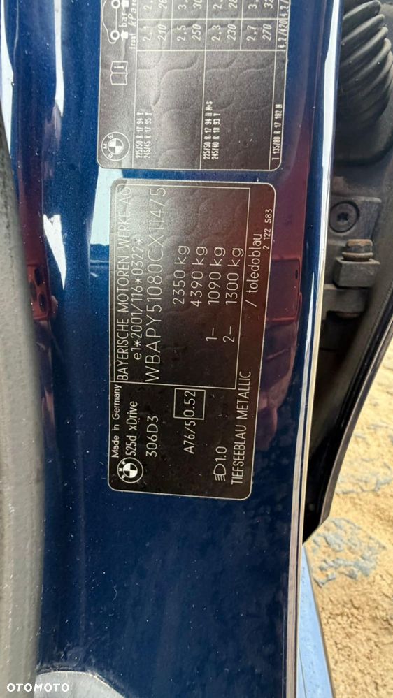 BMW Seria 5 525d - 39