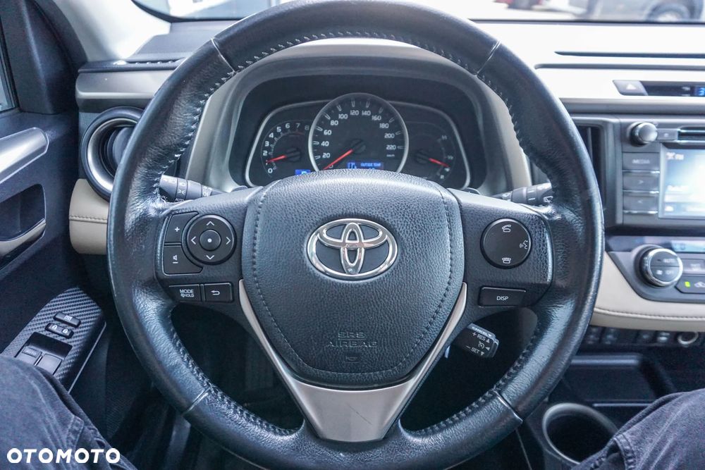 Toyota RAV4 - 11