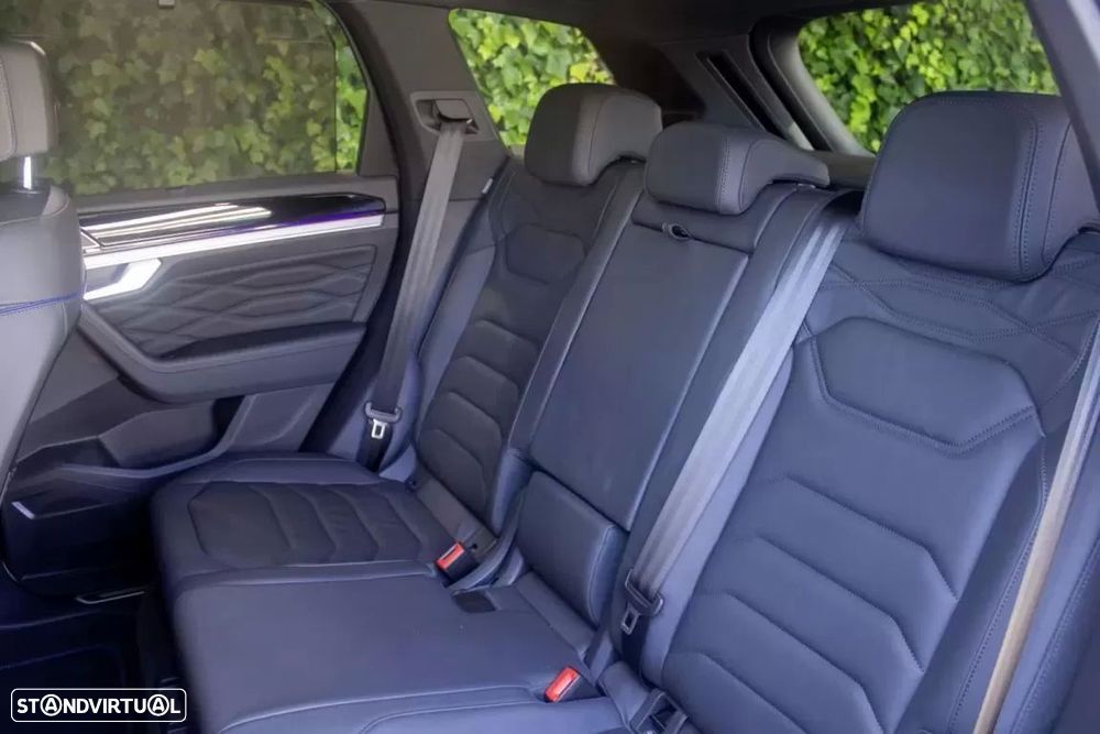 VW Touareg 3.0 TSI e-Hybrid R - 15