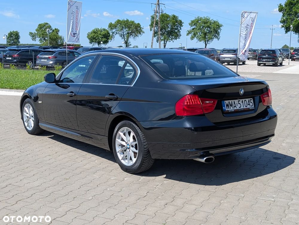 BMW Seria 3 320d Sport Line - 11