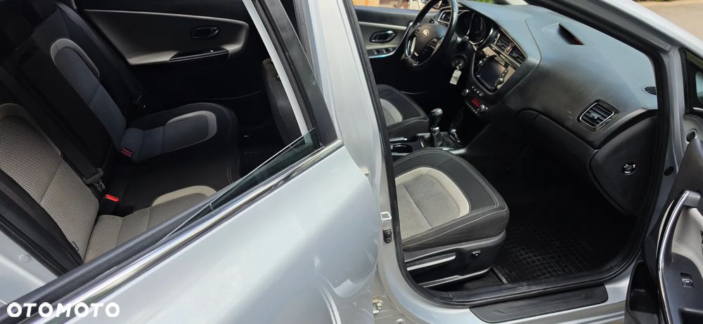 Kia Ceed 1.6 CRDi L Business Line - 22