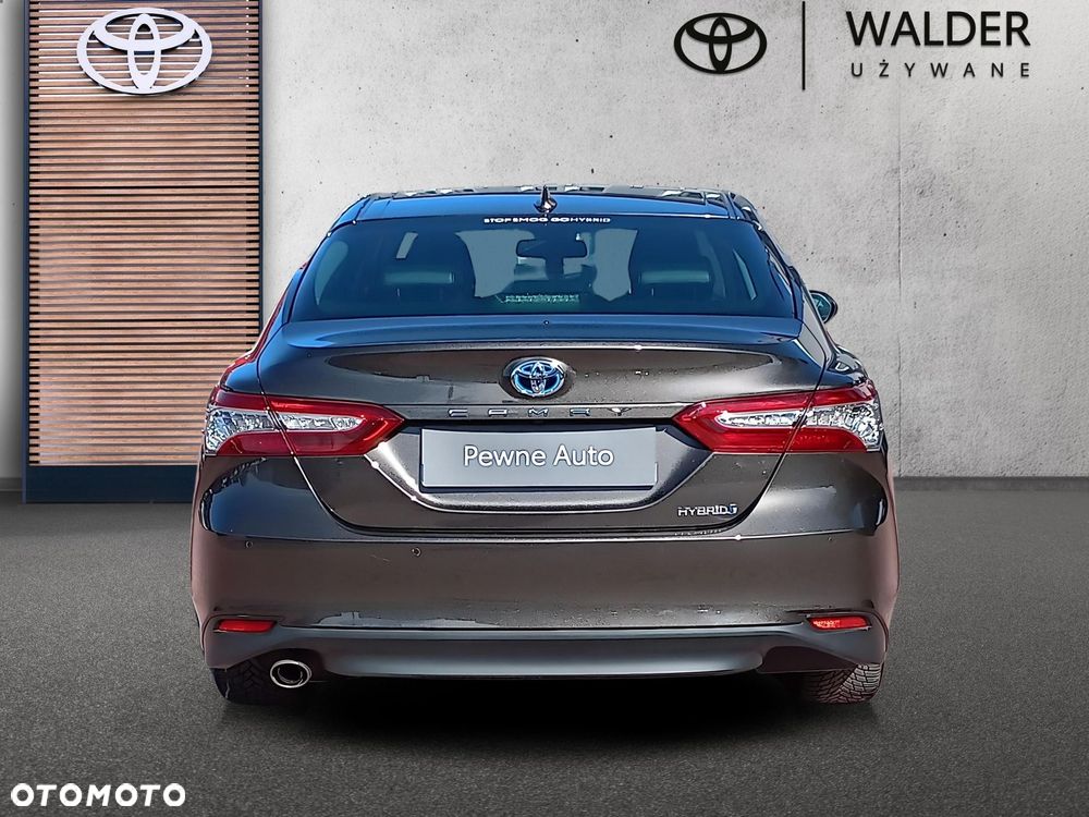 Toyota Camry 2.5 Hybrid Executive CVT - 8