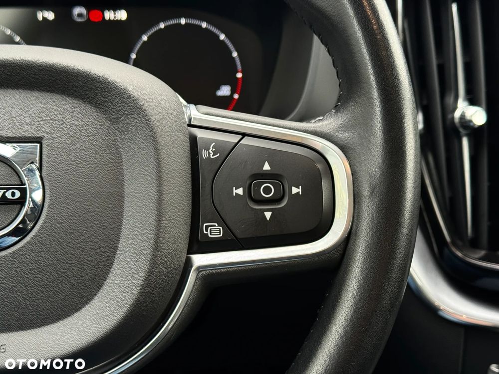 Volvo XC 60 D4 Momentum Pro - 13