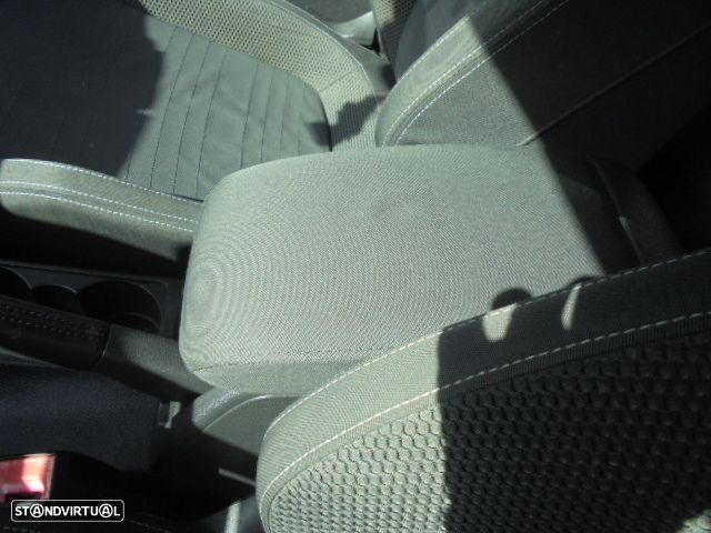 VW Scirocco 2.0 TDI Sport DSG - 13