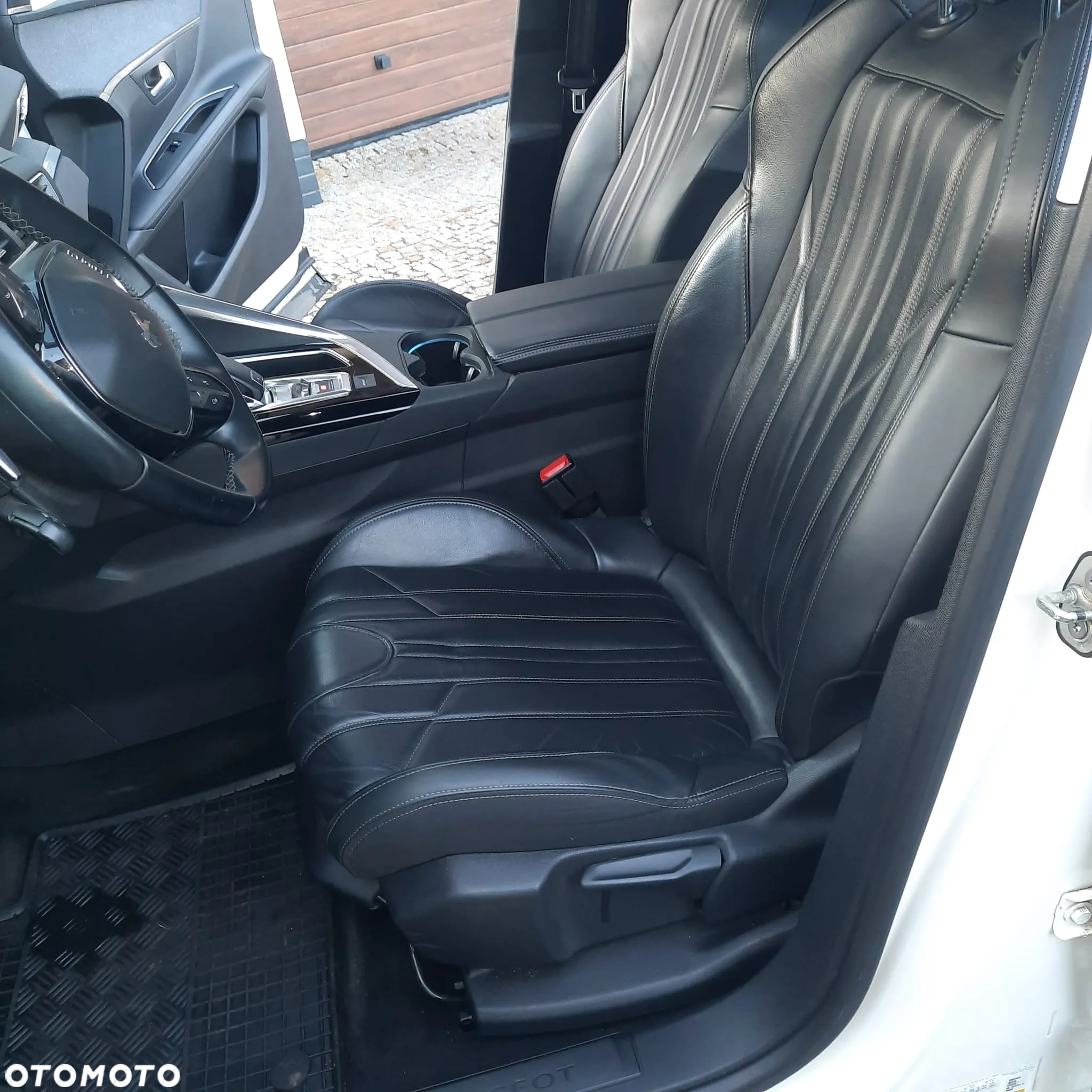 Peugeot 3008 1.5 BlueHDi Allure S&S EAT8 - 5