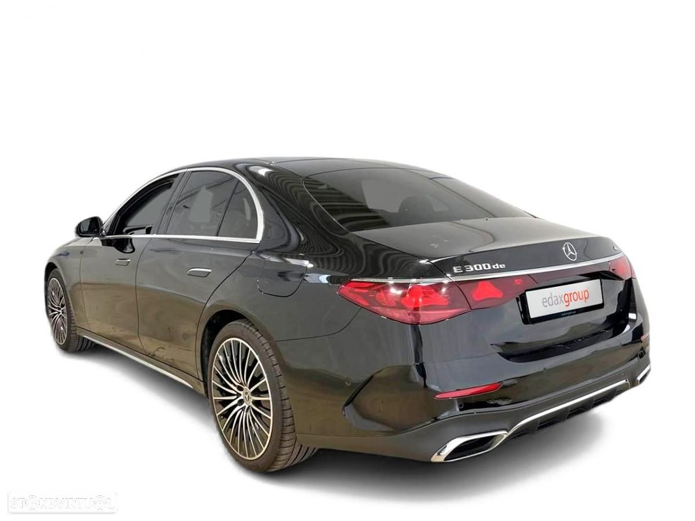 Mercedes-Benz E 300 de 4Matic 9G-TRONIC AMG Line - 2