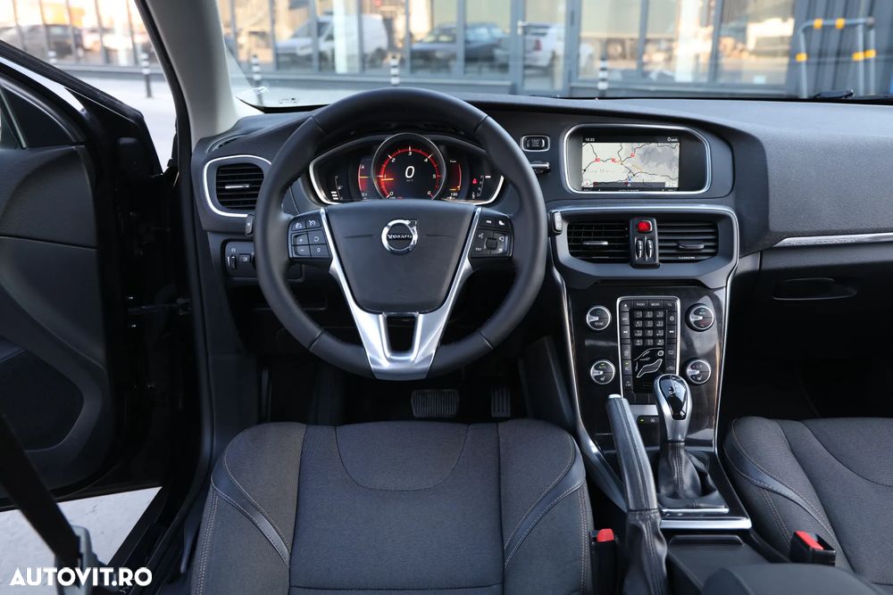 Volvo V40 D3 Geartronic Momentum - 16