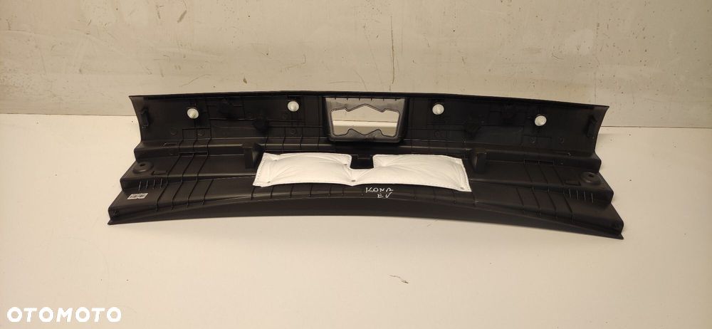 OSŁONA TYLNEGO PASA HYUNDAI KONA EV 85770-J9000 17-13 - 4