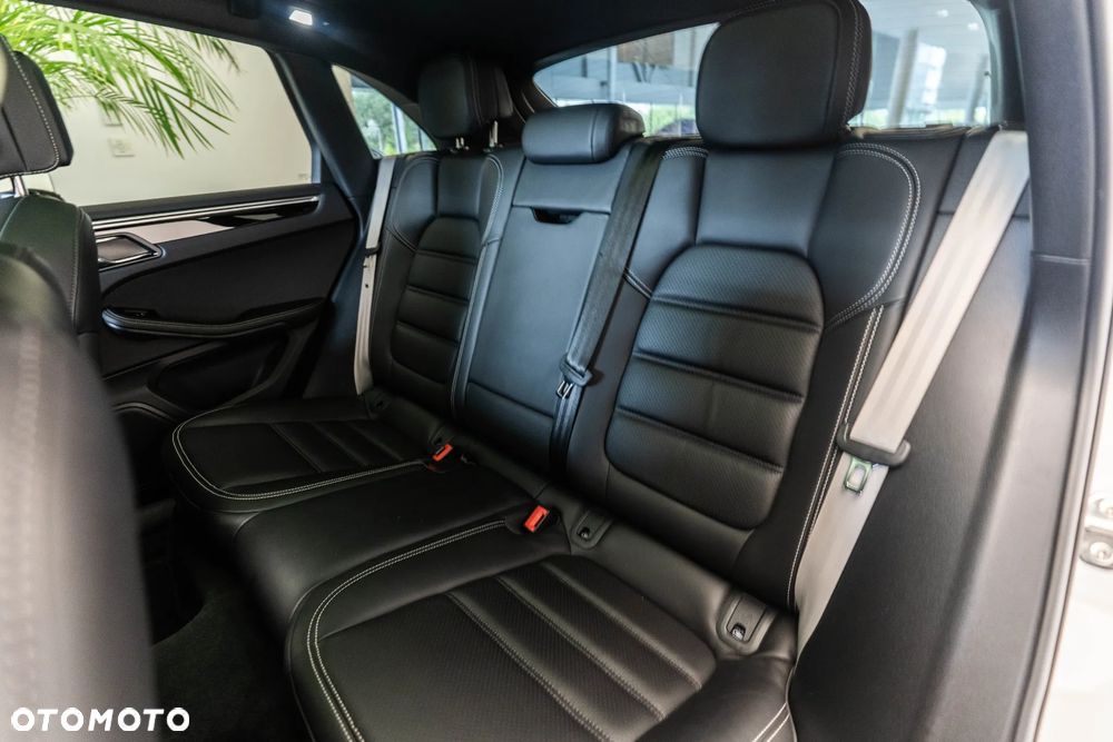 Porsche Macan Standard - 12