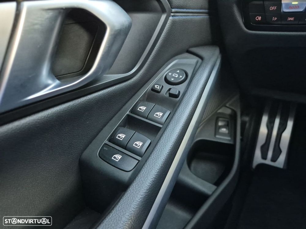 BMW 320 d Pack Desportivo M Auto - 23