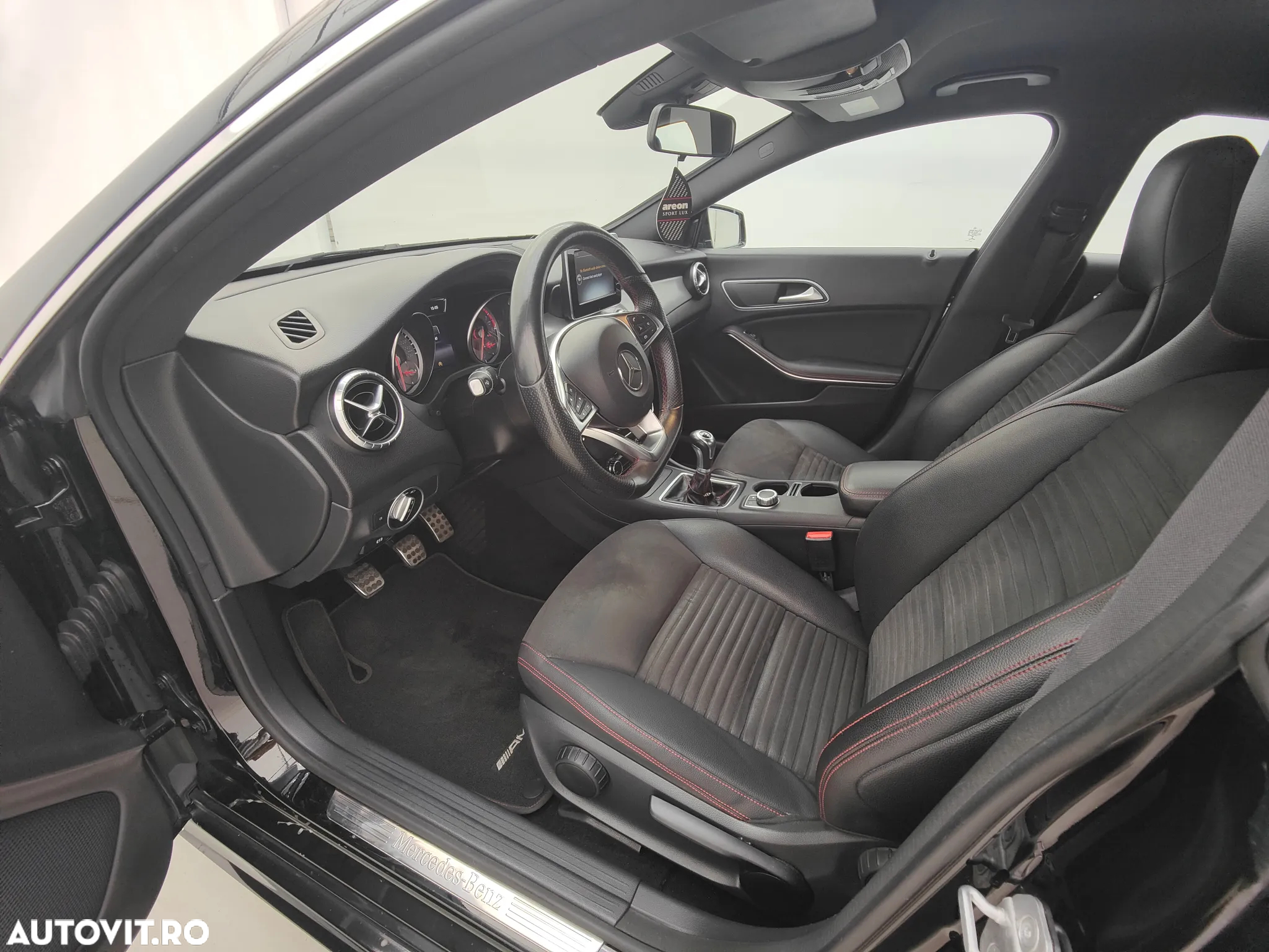 Mercedes-Benz CLA 200 AMG Line - 13