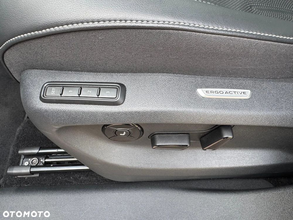 Volkswagen Tiguan 2.0 TDI SCR 4MOTION DSG Elegance - 26