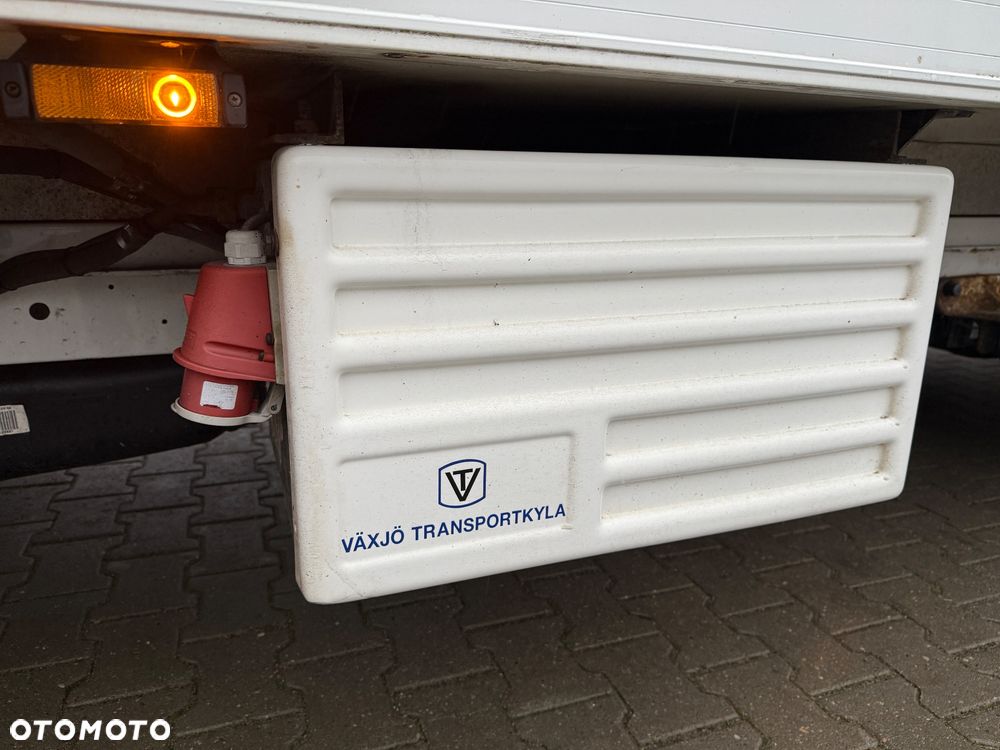 Volkswagen Crafter 2.0 TDi Chłodnia + Grzanie Kontener Winda - 23