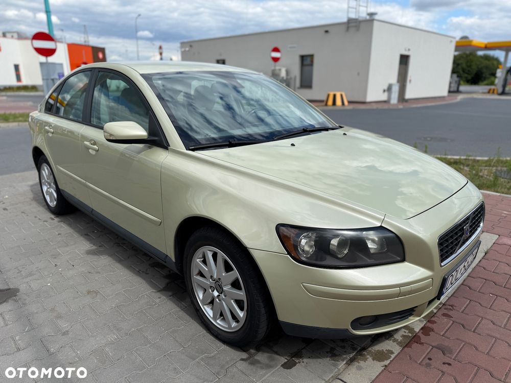 Volvo S40 2.0D Momentum - 1