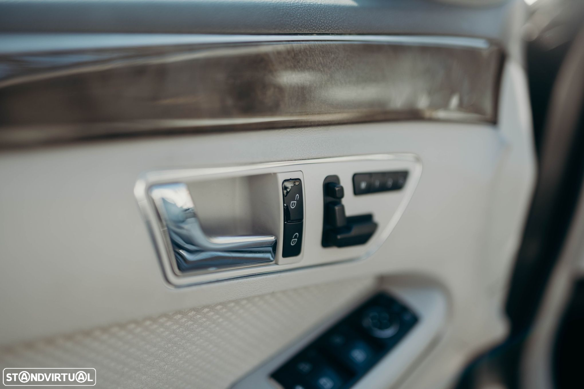 Mercedes-Benz E 250 CGi Elegance BlueEfficiency - 16