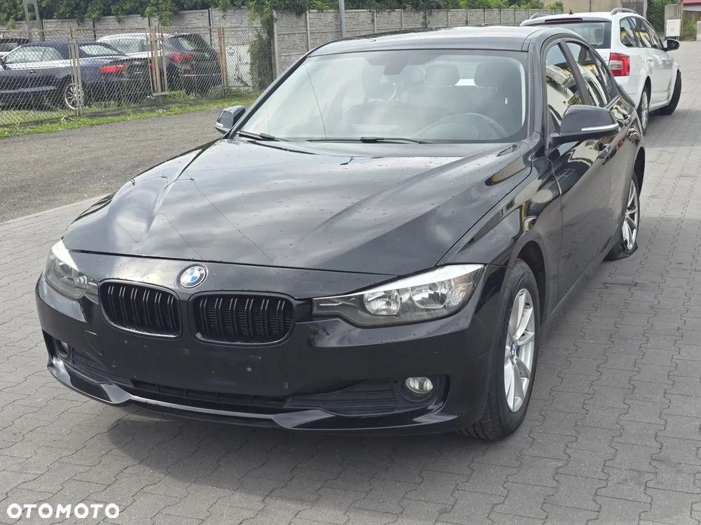 BMW Seria 3 318d - 4