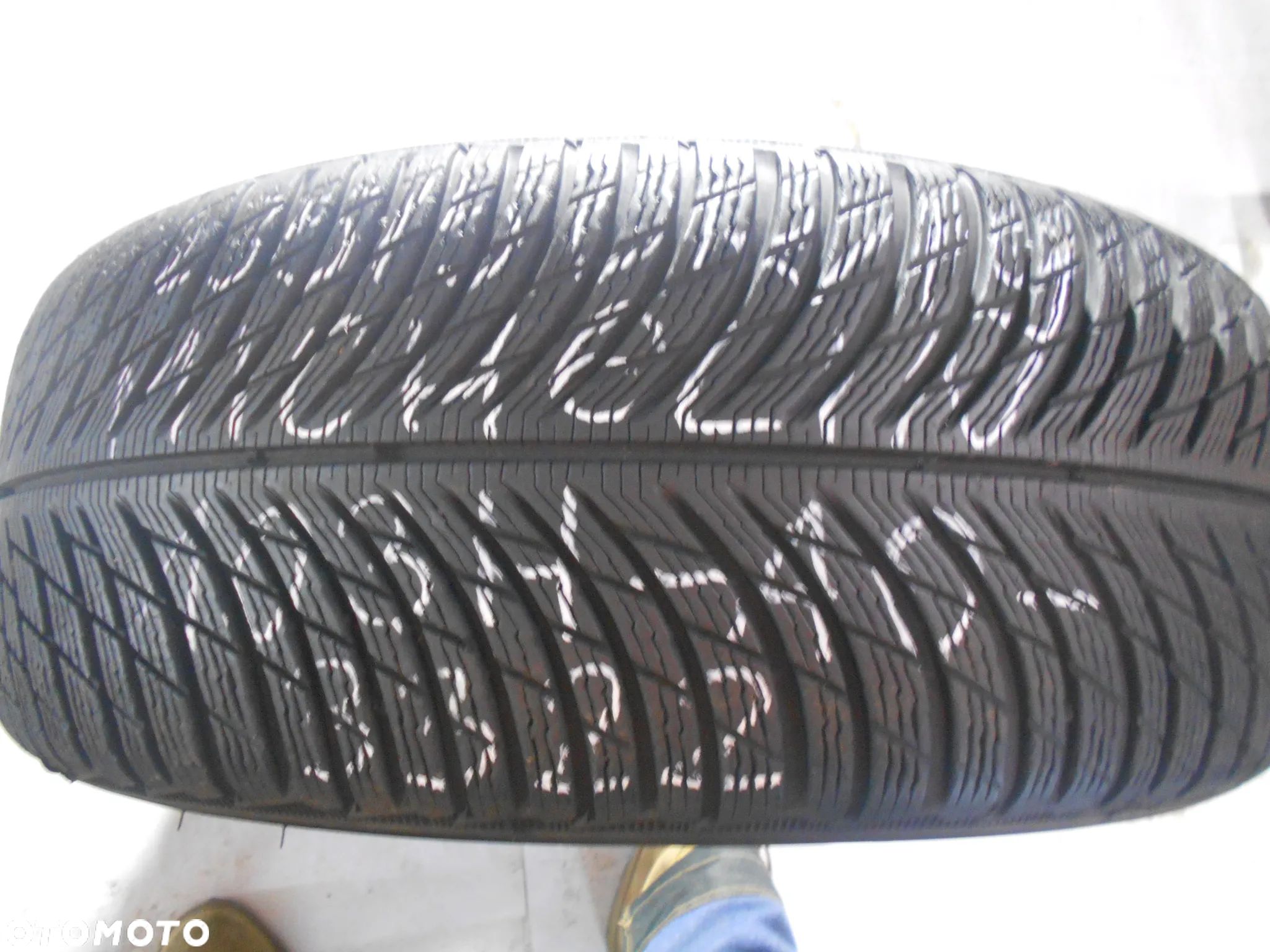 OPONA POJEDYNKA 235/50R19 MICHELIN PILOT ALPIN 5 AO DOT 3322 7.4MM - 1