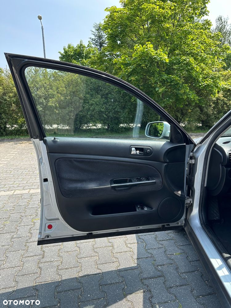 Volkswagen Passat 1.8T Comfortline - 9