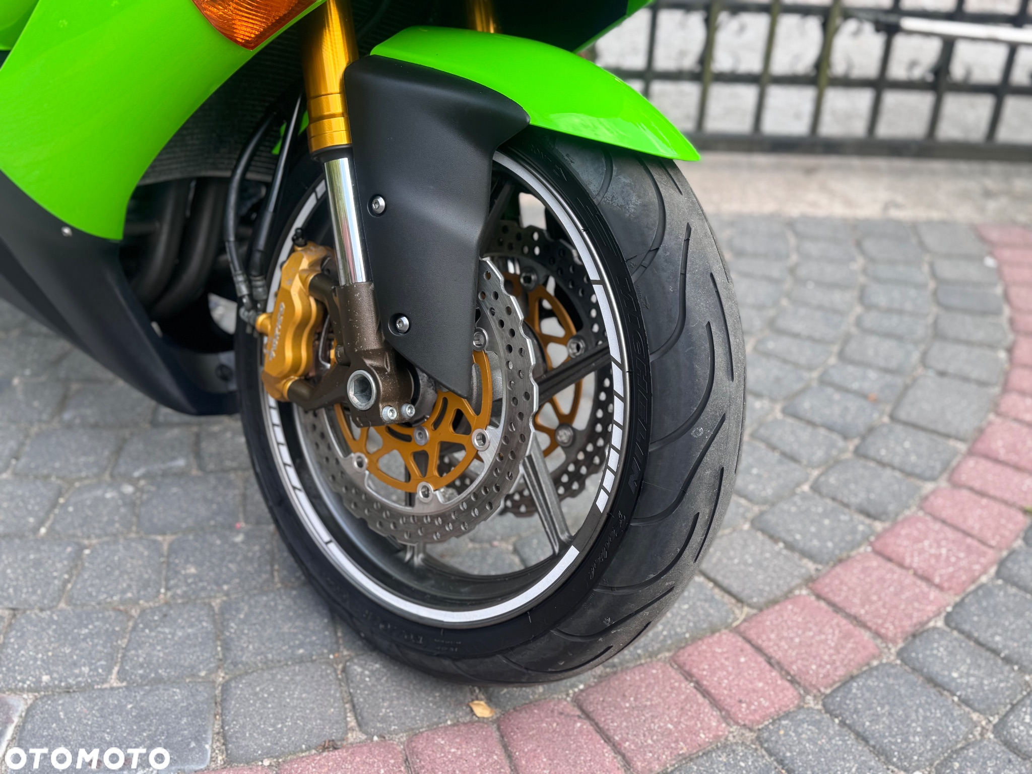 Kawasaki ZX - 22