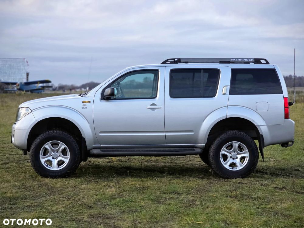 Nissan Pathfinder - 5