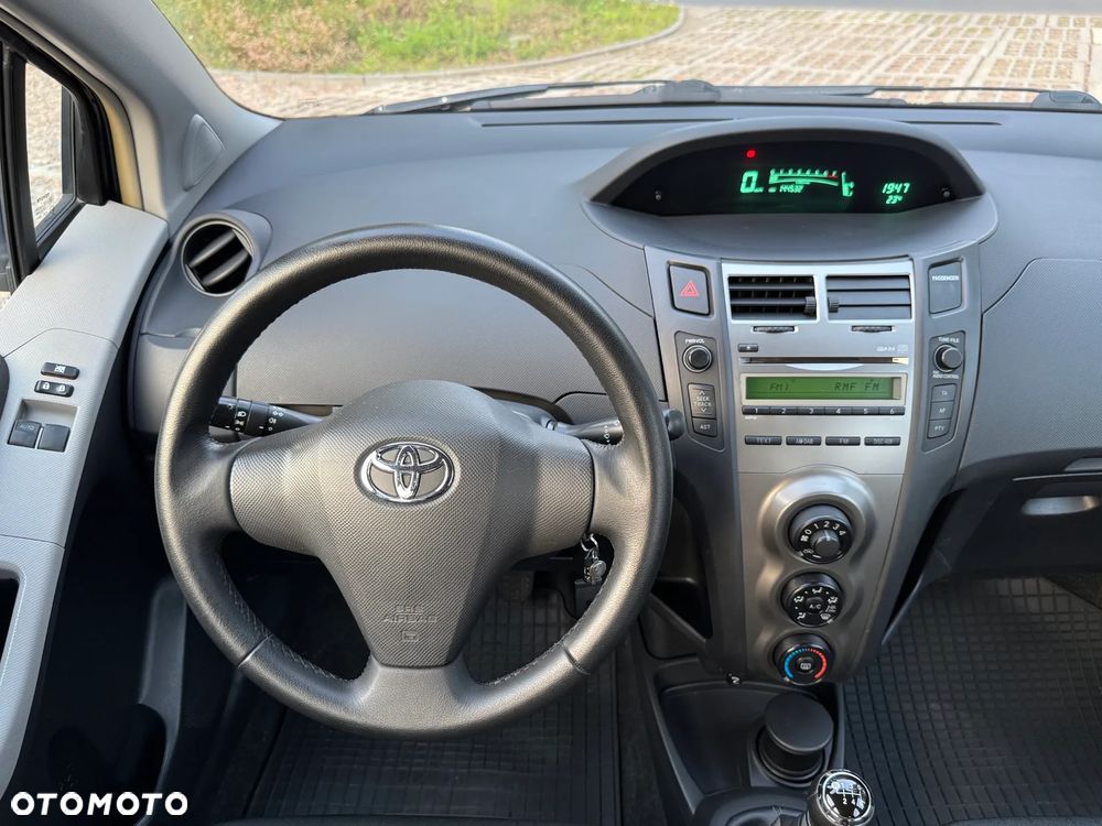 Toyota Yaris - 8