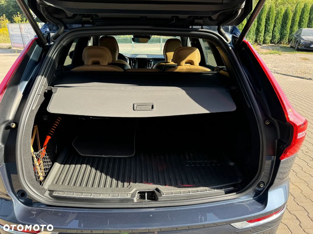 Volvo XC 60 T8 Plug-In Hybrid AWD Inscription - 13