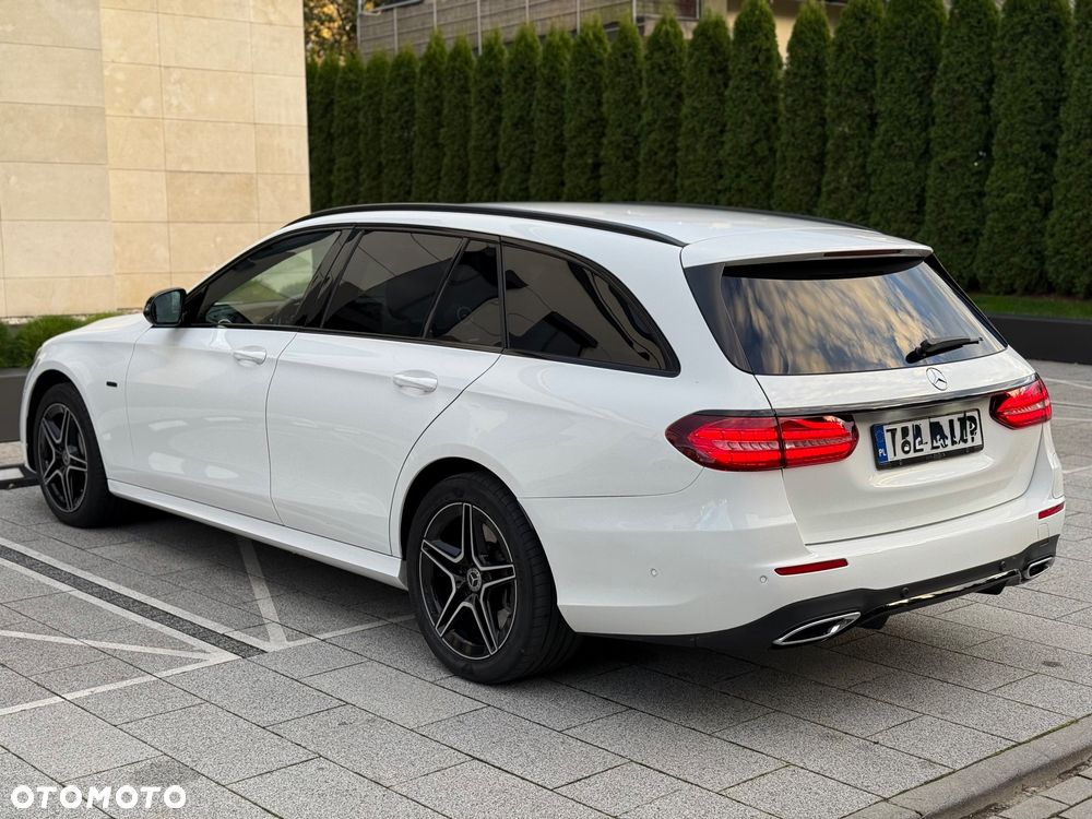 Mercedes-Benz Klasa E 300 de AMG - 16