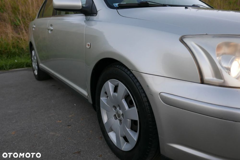 Toyota Avensis - 21