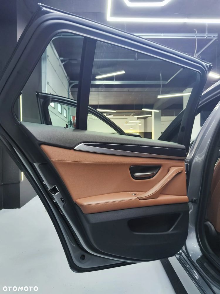 BMW Seria 5 520d Touring - 24