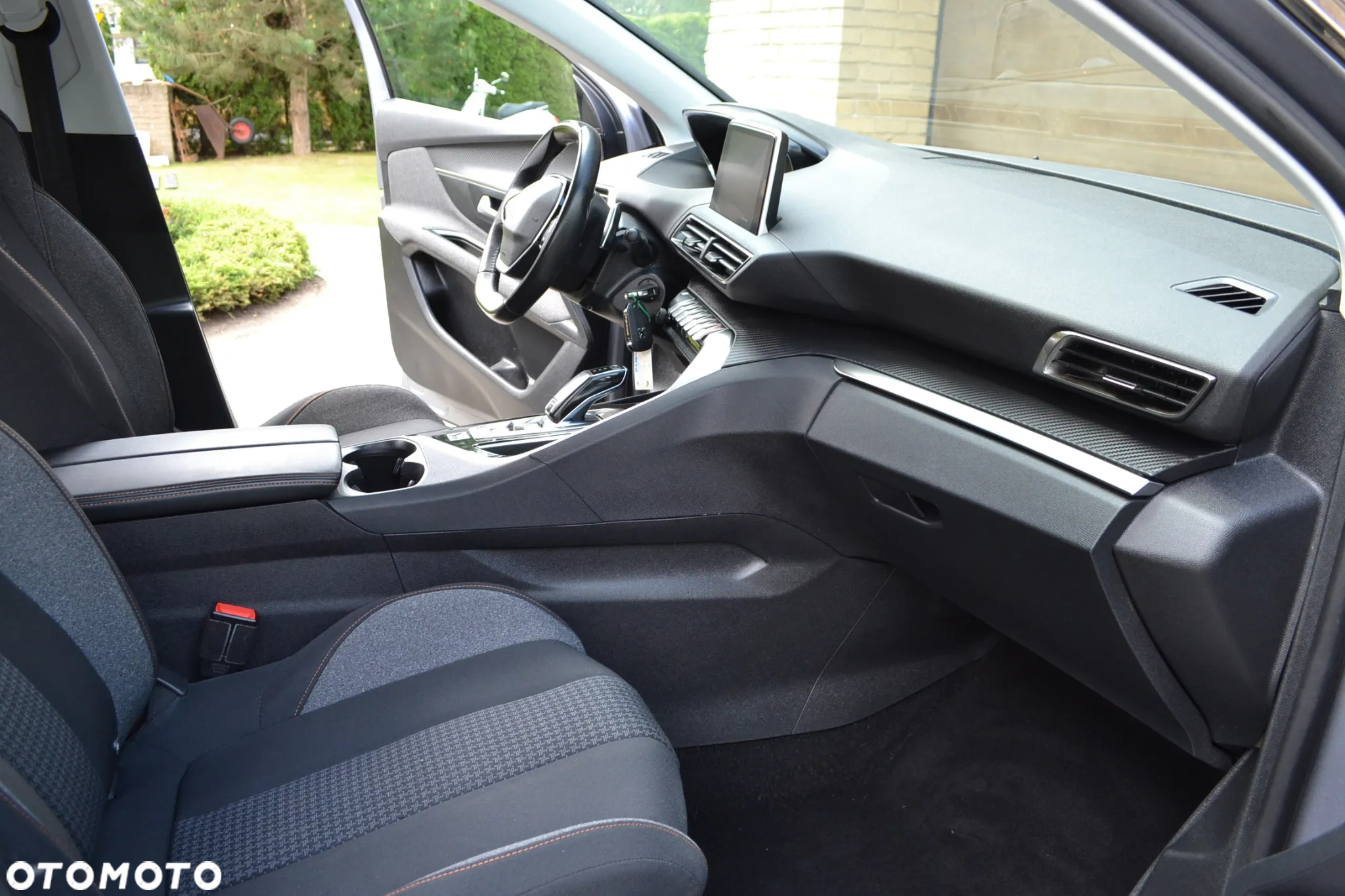 Peugeot 3008 1.2 PureTech GPF Active S&S EAT8 - 8