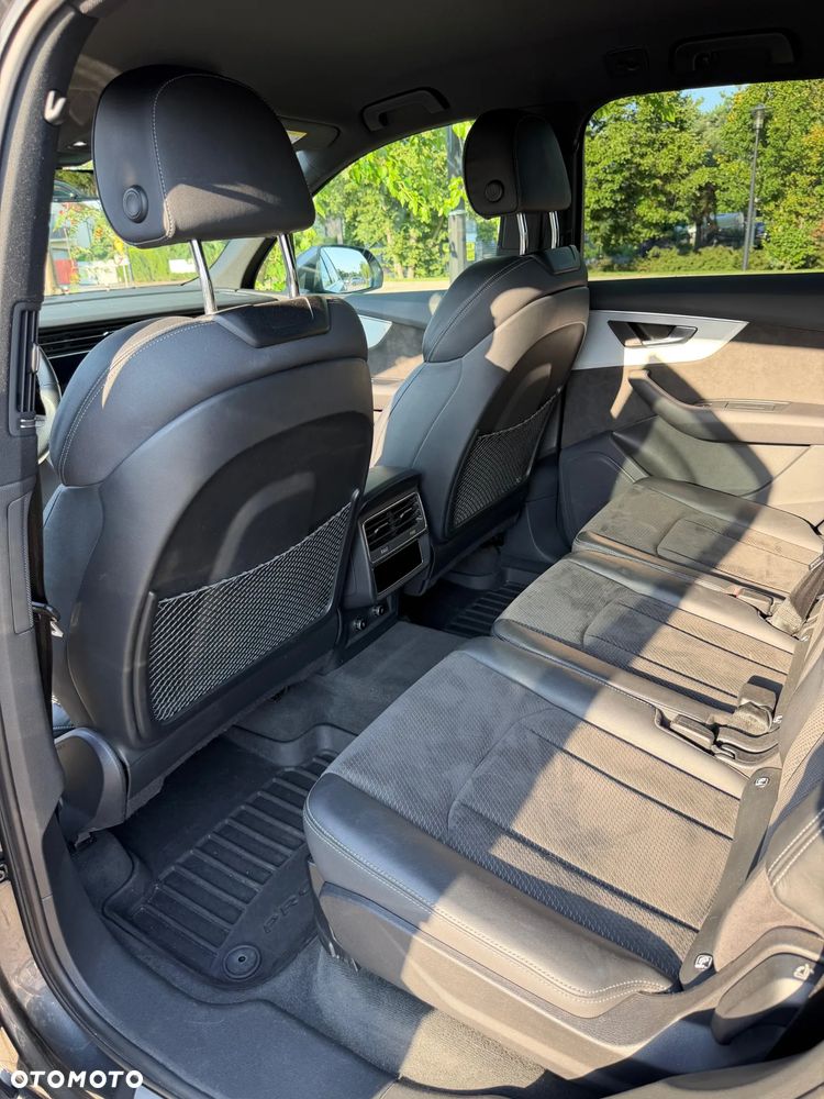 Audi Q7 - 11