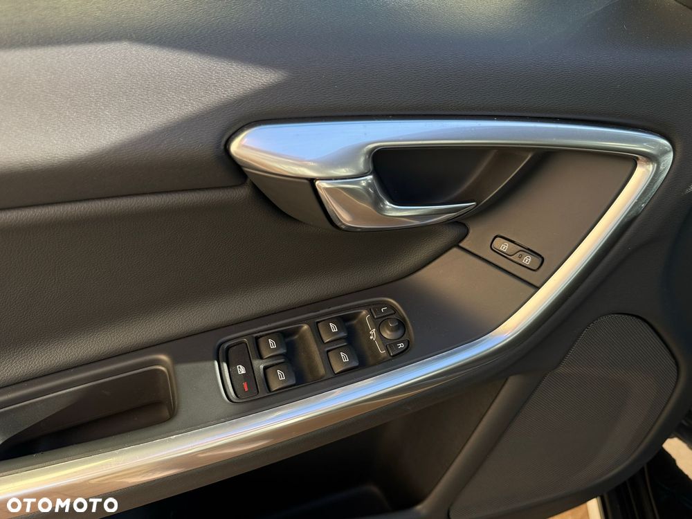 Volvo V60 Cross Country D3 Geartronic Kinetic - 13