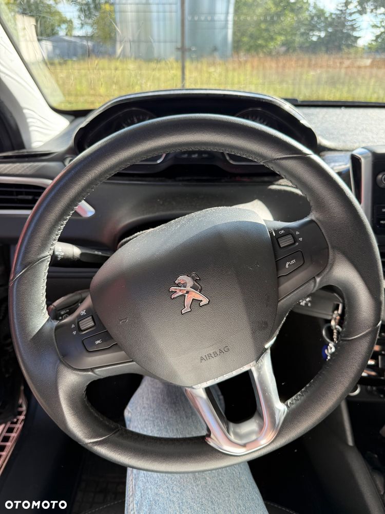 Peugeot 208 1.2 PureTech Style - 11