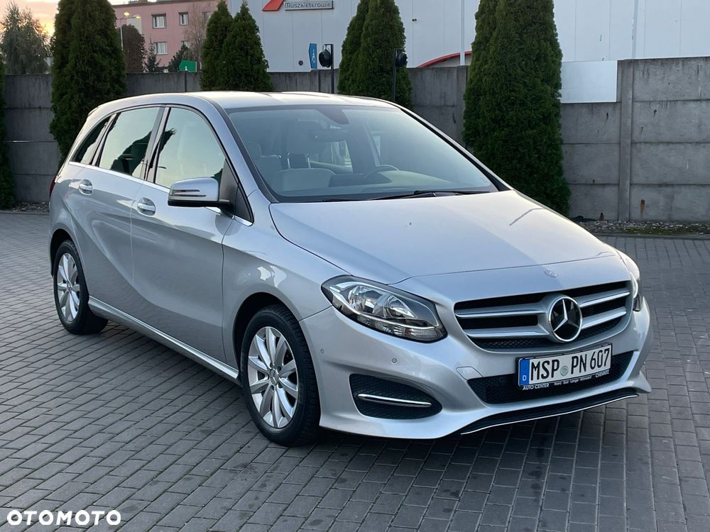 Mercedes-Benz Klasa B 180 7G-DCT Urban - 3