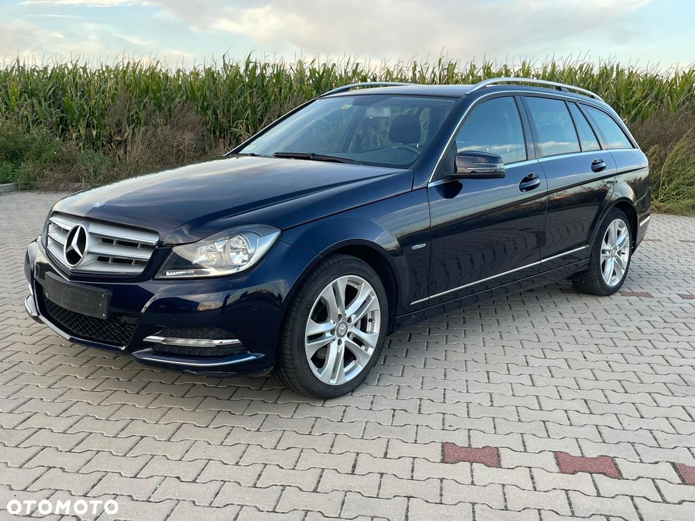 Mercedes-Benz C-Class 2011 photo 3