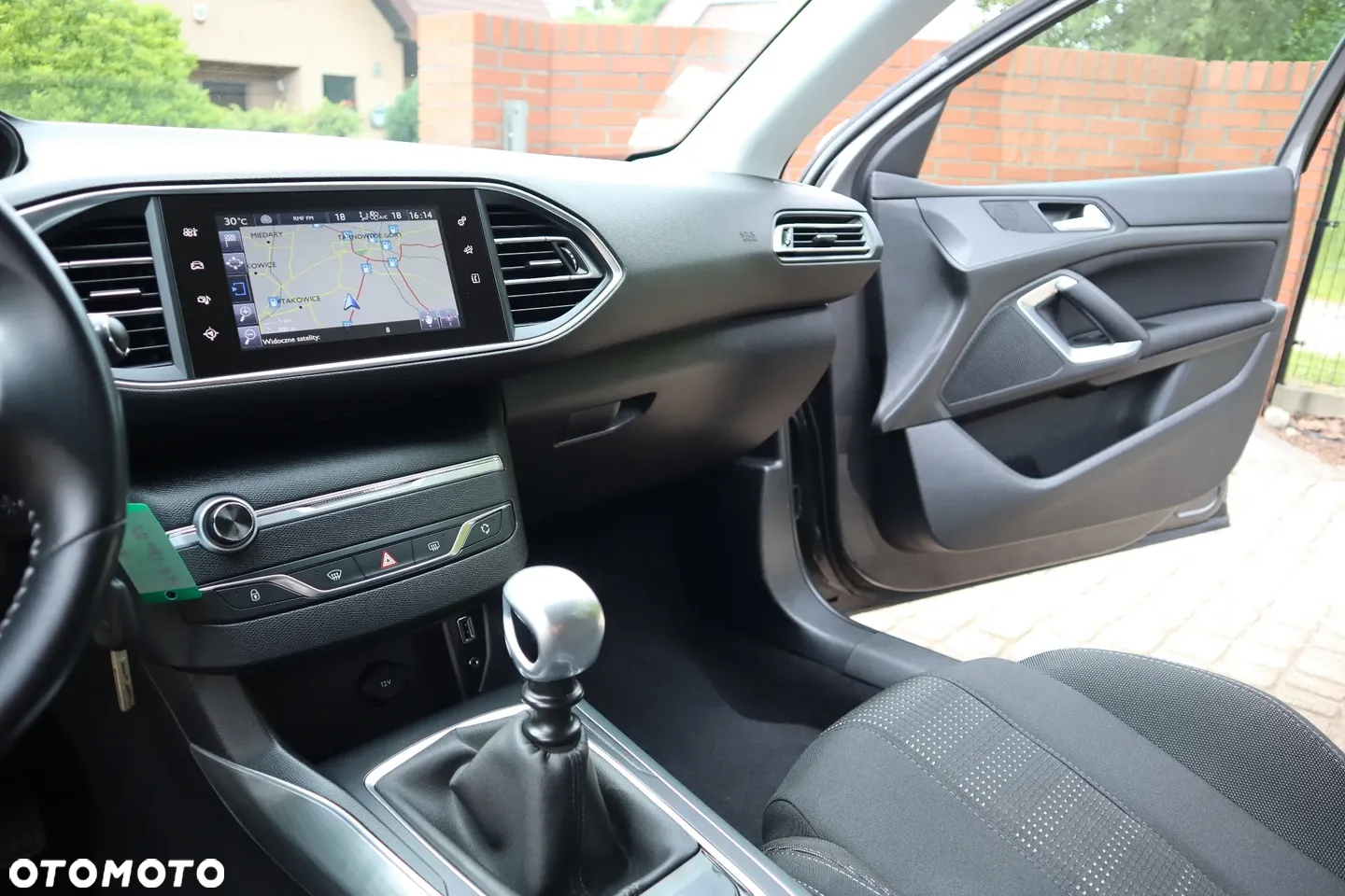 Peugeot 308 1.2 PureTech Allure S&S - 18