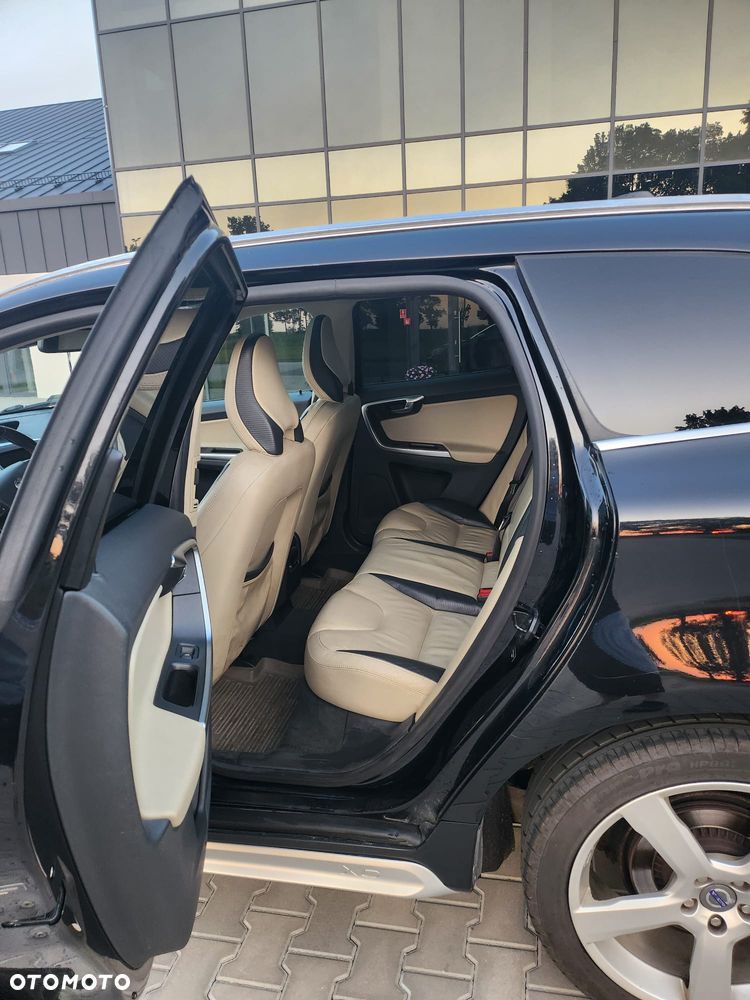 Volvo XC 60 T6 AWD R-Design - 17
