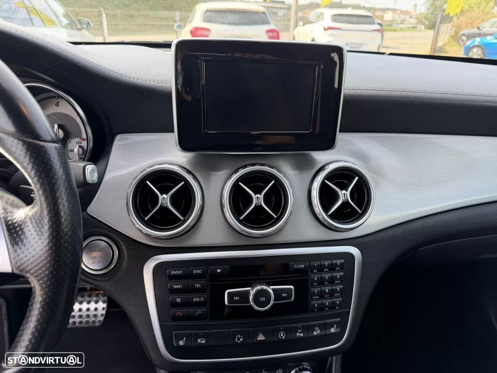 Mercedes-Benz GLA 220 d 4Matic 7G-DCT AMG Line - 16