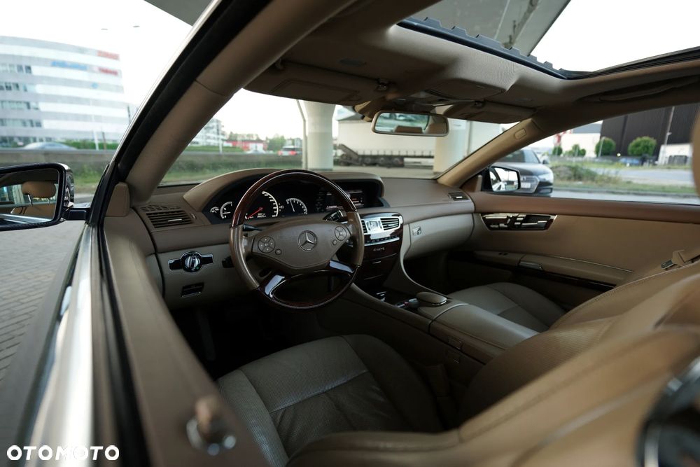 Mercedes-Benz CL 500 4-Matic BlueEff - 26