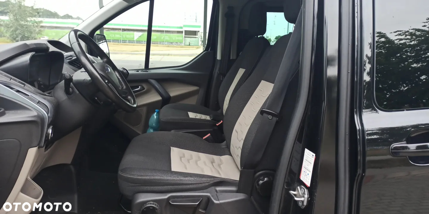 Ford Tourneo Custom - 21