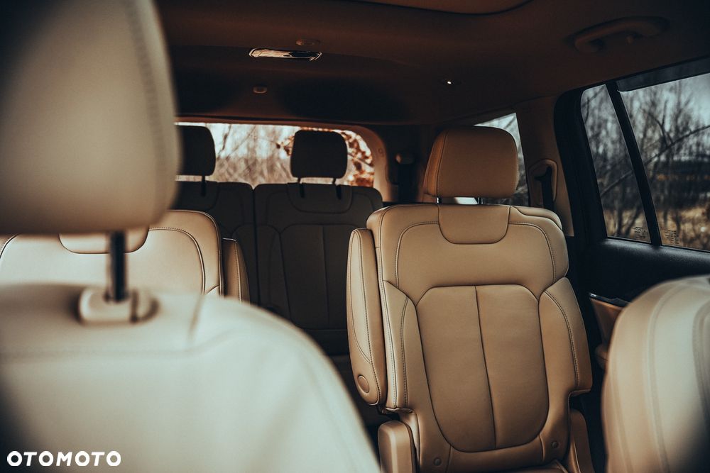 Jeep Grand Cherokee - 36