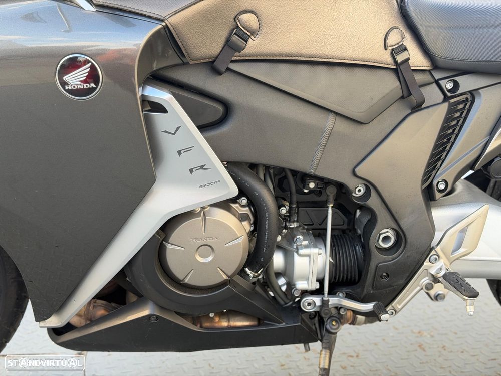Honda VFR 1200 F - 6
