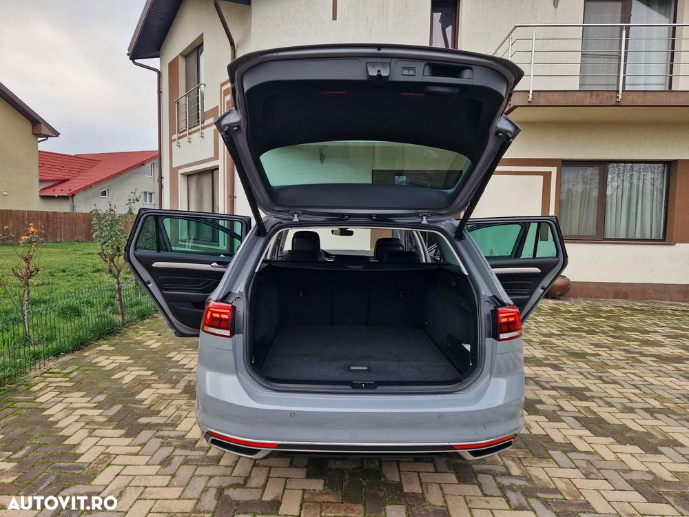 Volkswagen Passat 2.0 TDI DSG 4Mot Highline - 25