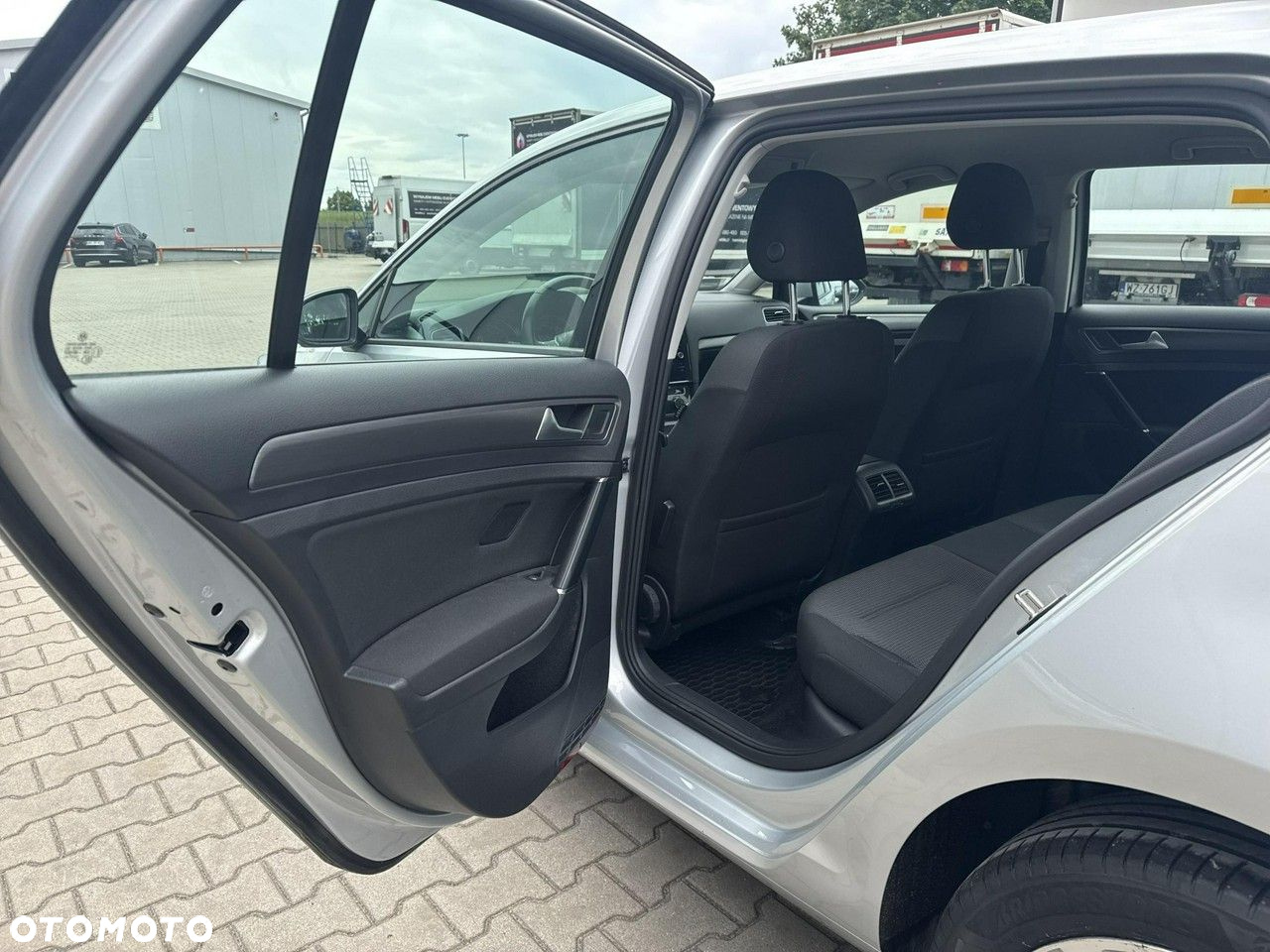 Volkswagen Golf - 14