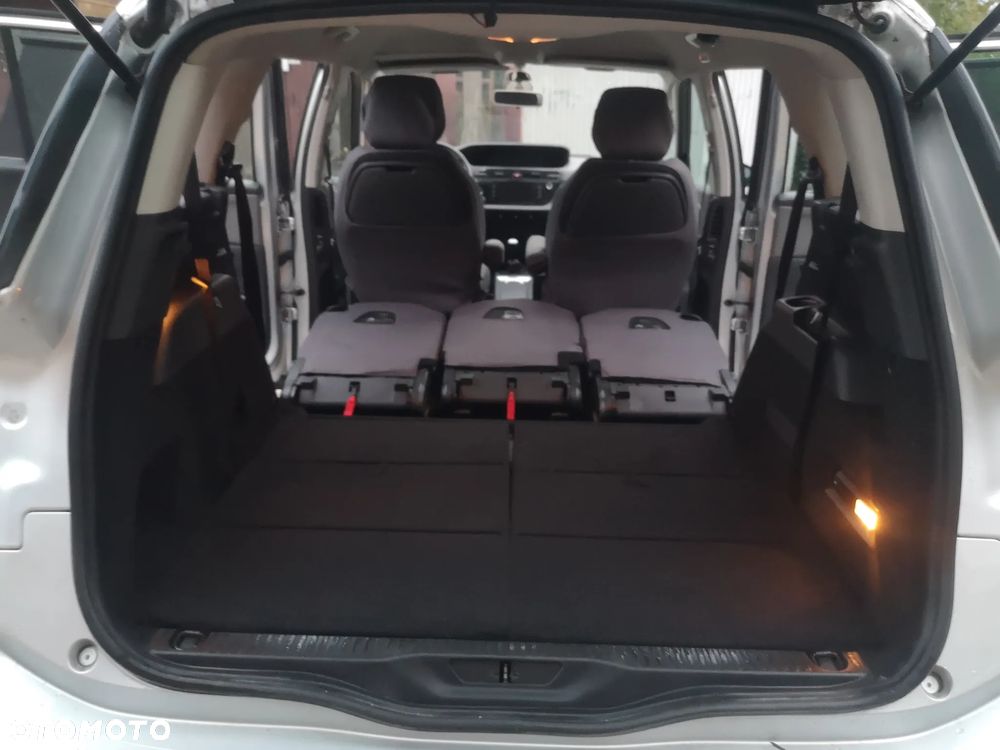 Citroën C4 e-HDi 115 Selection - 21