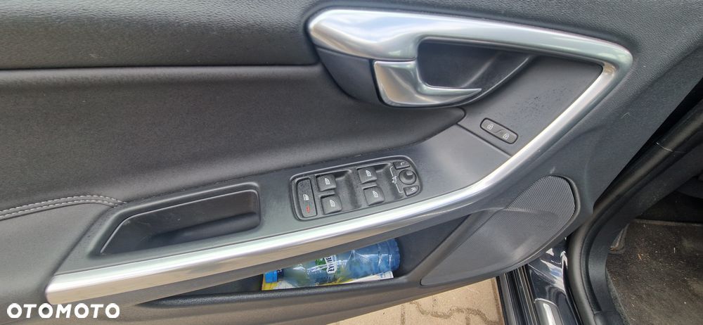 Volvo V60 D4 Drive-E Momentum - 15