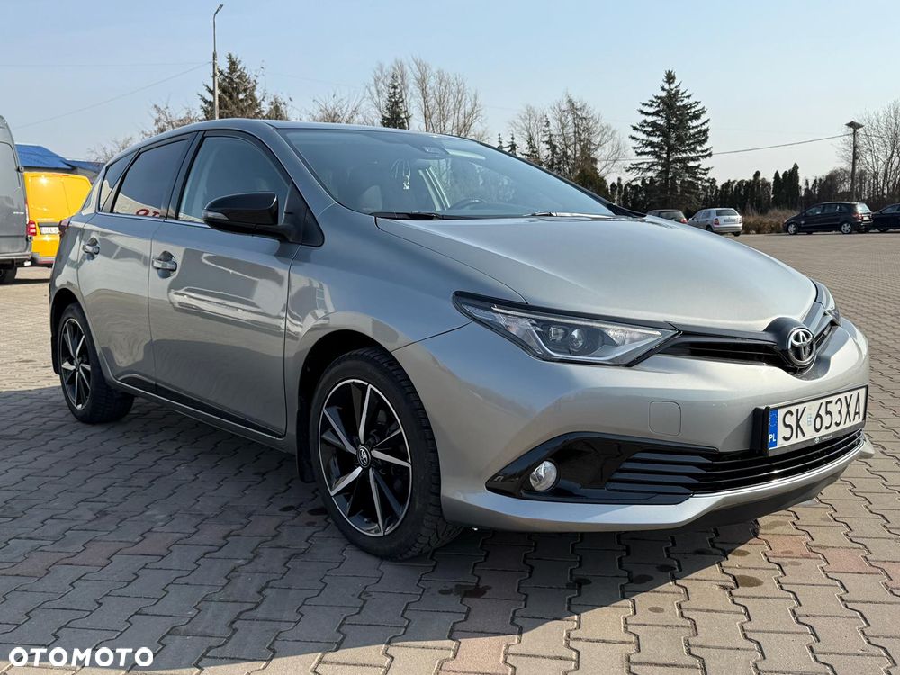 Toyota Auris 1.6 Selection - 3
