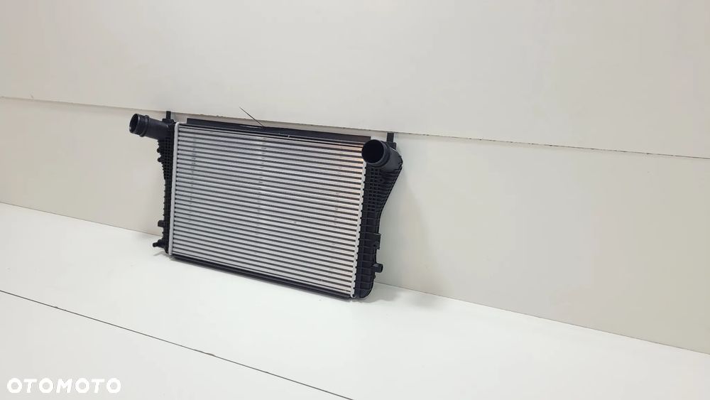 Chłodnica Intercooler VW BEETLE CADDY GOLF VI PLUS AUDI 1.6 2.0 - 4