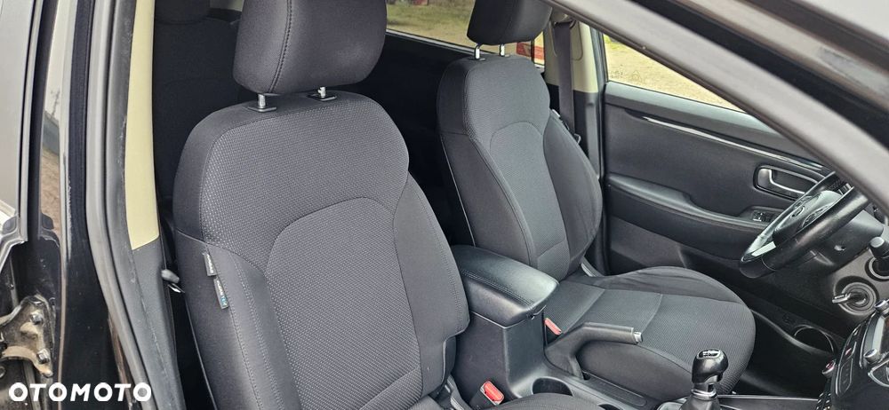 Kia Carens 1.6 GDI S EU6 - 26